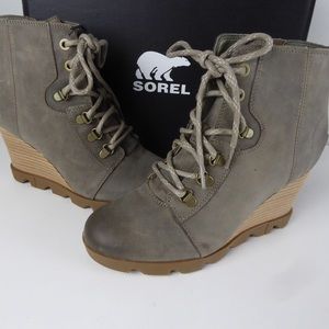 Sorel Joan Uptown Lace Up Waterproof Leather Wedge Bootie Khaki II Boot NIB Zip